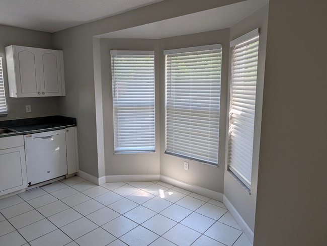 Building Photo - 3570 Sugarplum Ln