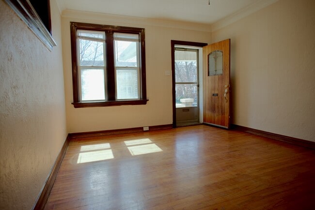 Building Photo - 3927 Dunnica Ave