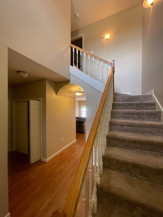 Building Photo - Eagle Landing Townhome
