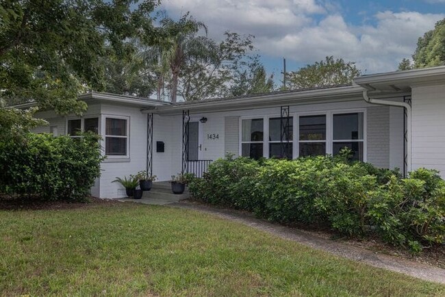 Foto del edificio - 3/2 in College Park with garage