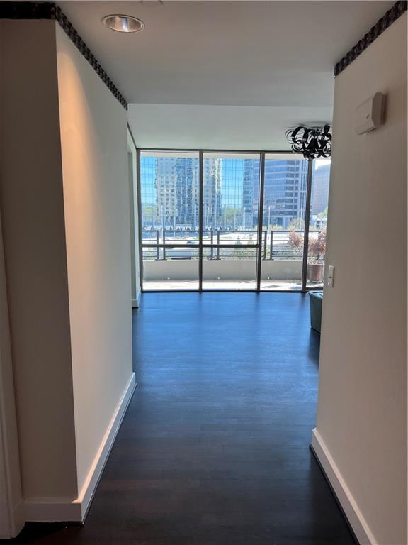 Foto del edificio - 700 Park Regency Pl NE