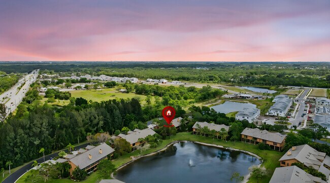 Foto del edificio - 122 SE Crestwood Cir