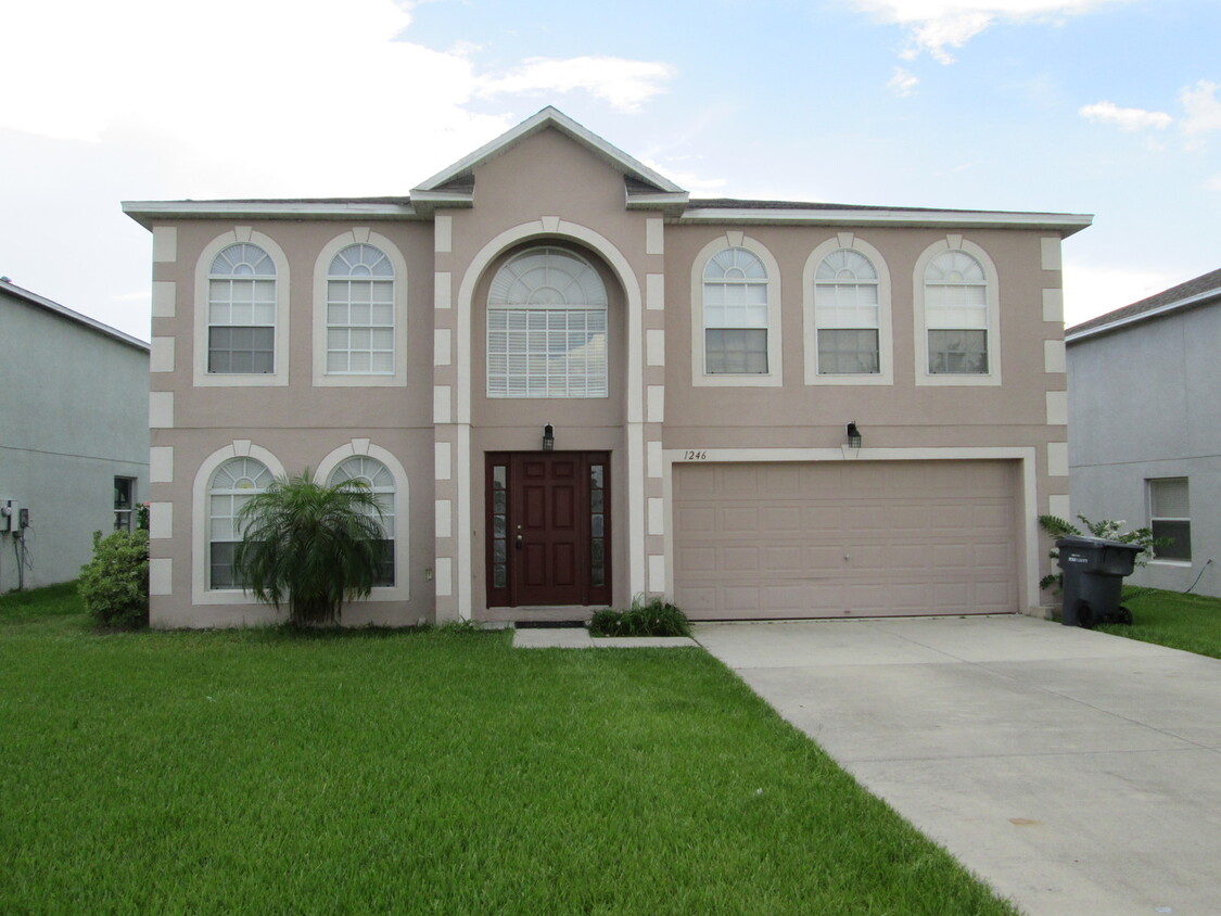 Primary Photo - Extra large house in Auburndale