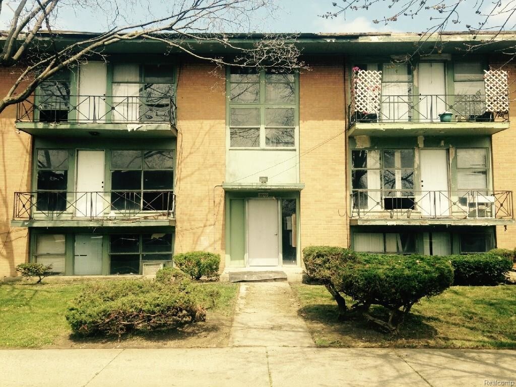 Primary Photo - 9590 Whittier Ave