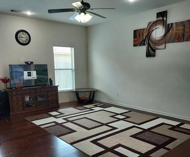 Building Photo - 18328 Crows Nest Dr