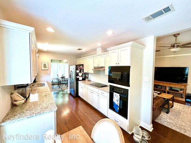 Foto del edificio - 3 br, 2 bath House - 7417 Director Drive