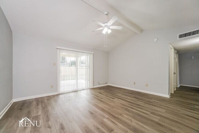 Building Photo - 9715 Courben Ln