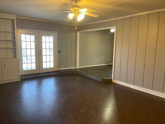 Building Photo - Jenks Schools 3 BR