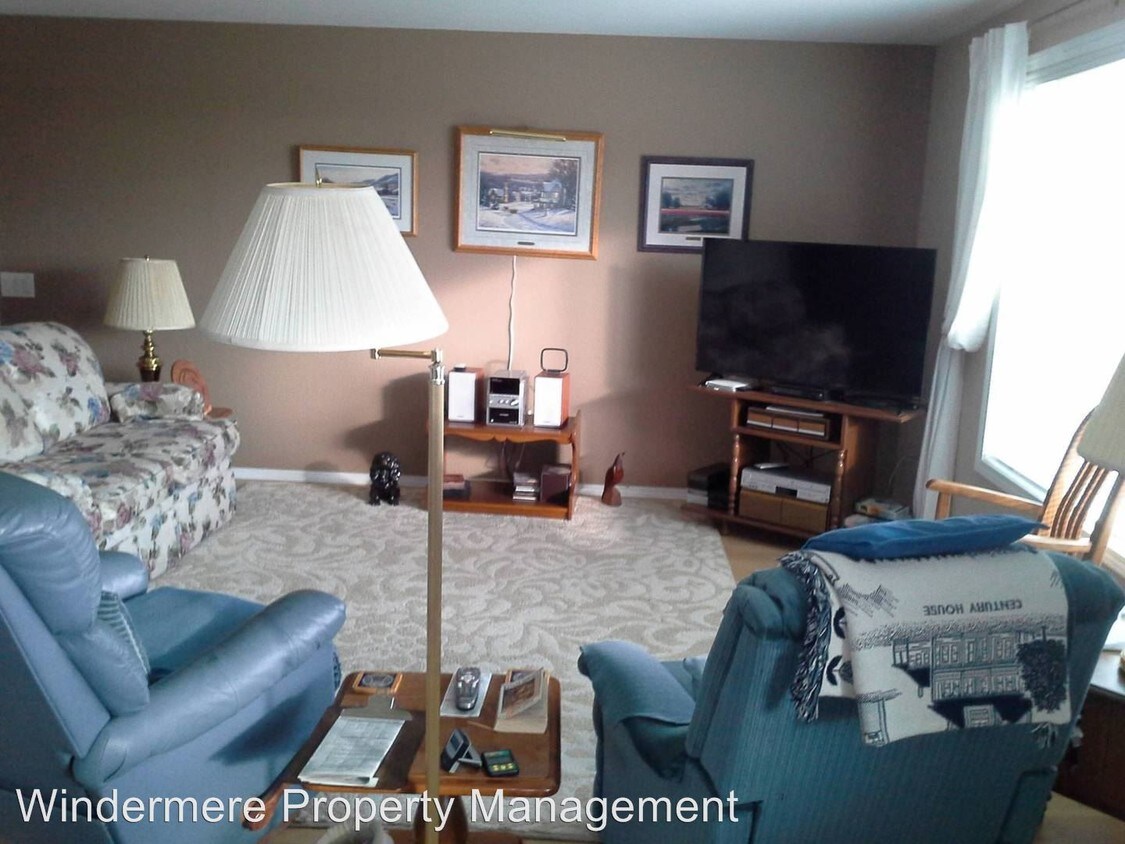 Foto del edificio - 504 Forest Cir