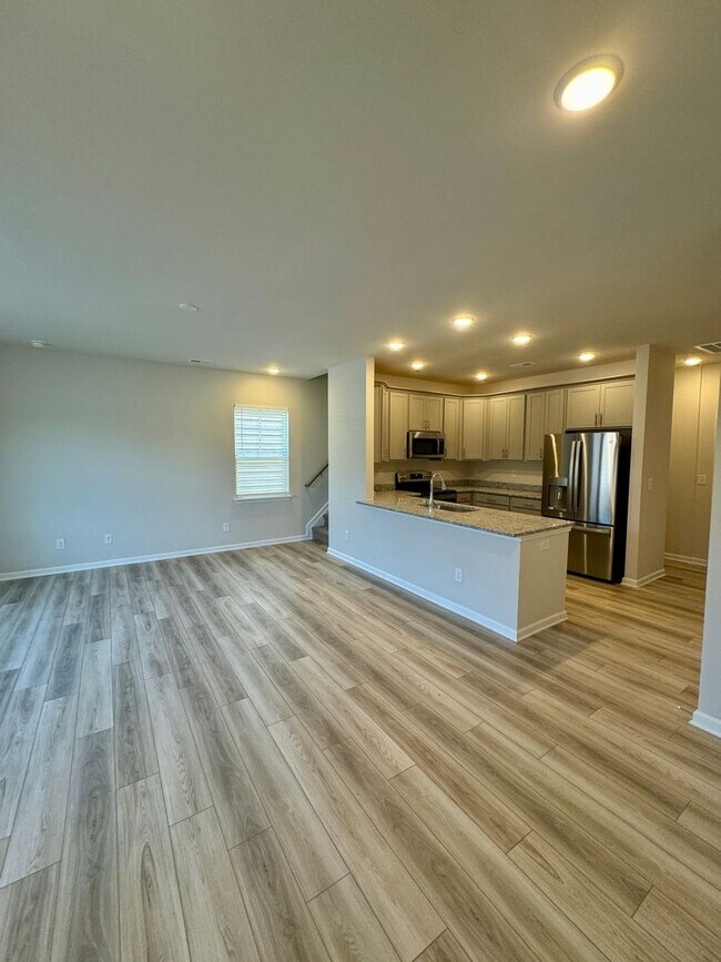 Foto del edificio - Beautiful, Brand New, 3BR/2.5BA Townhouse ...