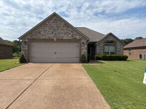 Building Photo - 322 Hidden Springs Ln