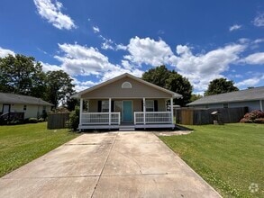 Building Photo - 164 Highland Ave