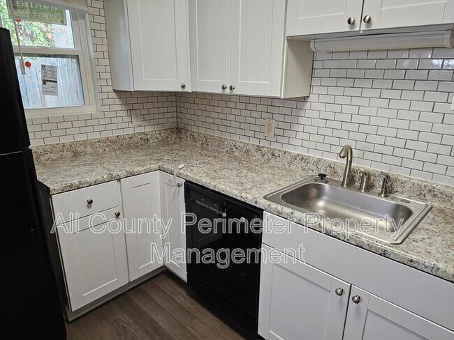 Building Photo - 2092 Lenoa Ln