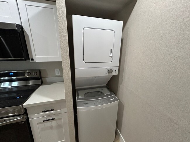 Foto del edificio - 2699 E Silk Oak Dr