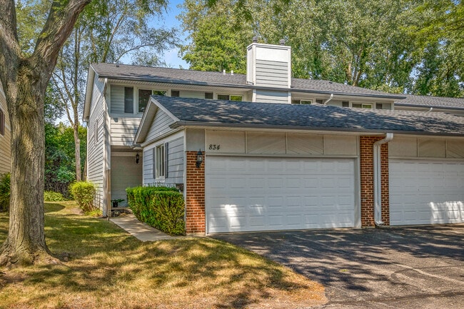 Building Photo - 834 Swallow St