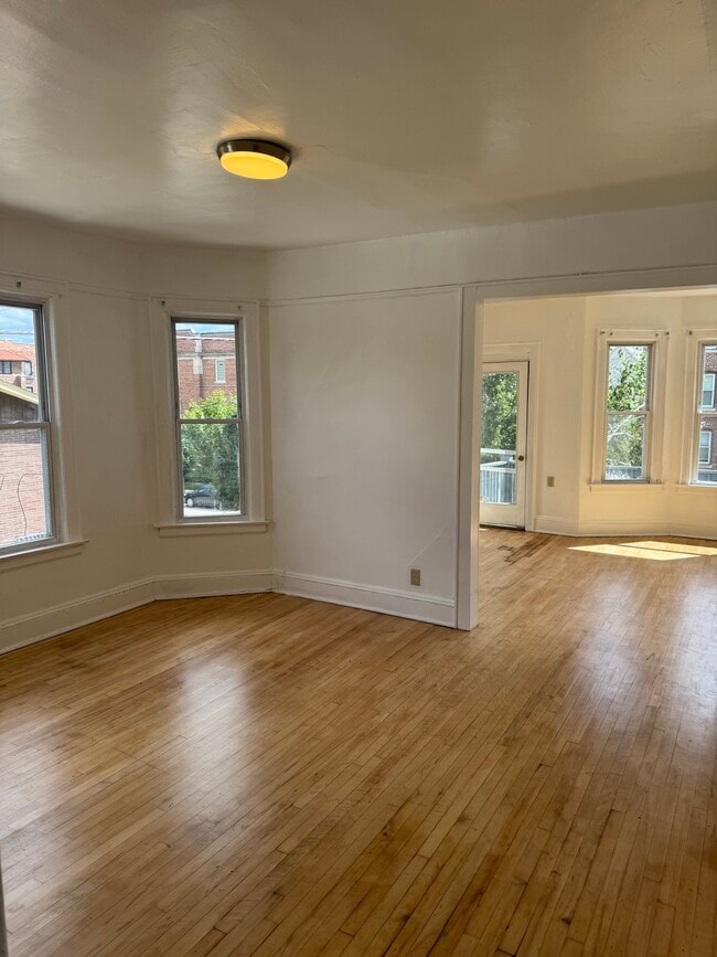 Building Photo - 1712 E Park Pl