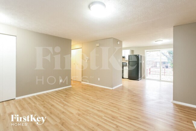 Foto del edificio - 3448 Alpine Pl