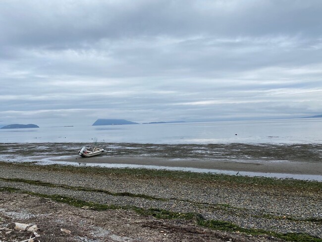 Building Photo - Samish Island
