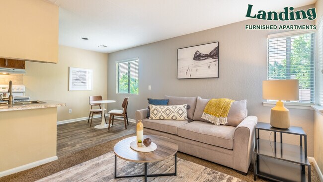 Foto del edificio - 325 Blue Lake Cir