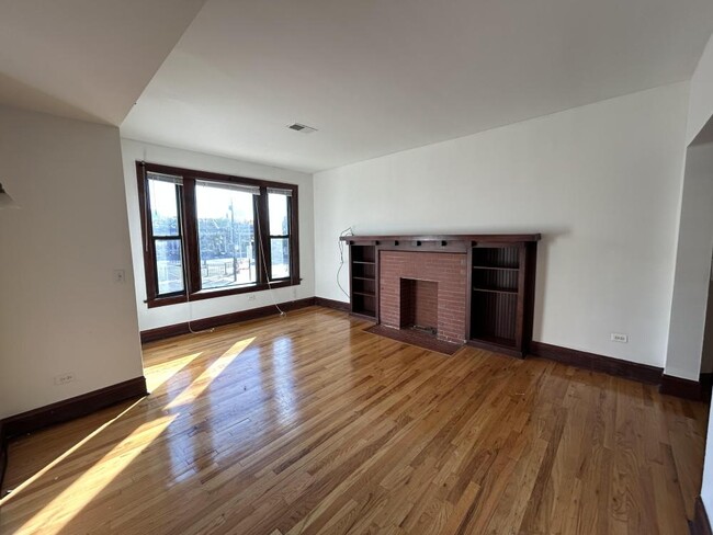 Foto del edificio - 2 bedroom in Chicago IL 60613