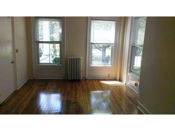 Primary Photo - 145 Carpenter Ave