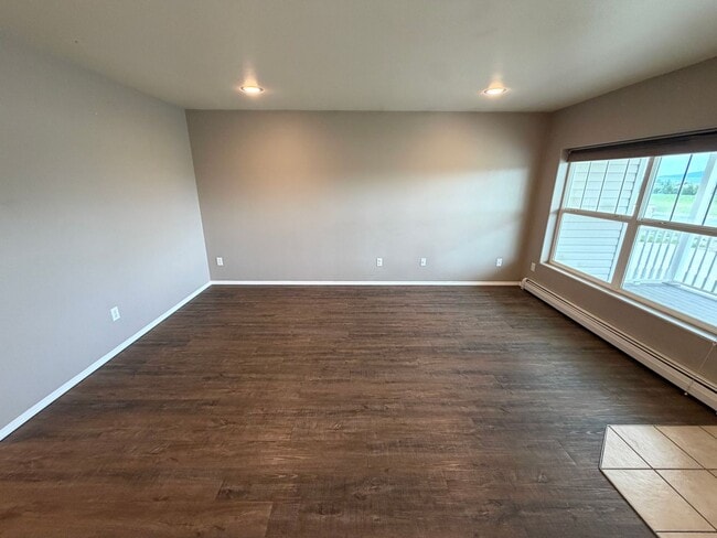 Building Photo - 7917 Quail Dr