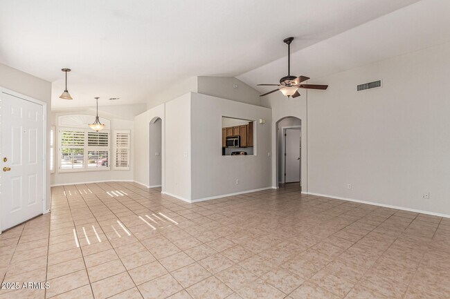 Foto del edificio - 6615 W Saddlehorn Rd