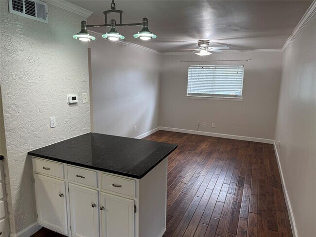 Foto del edificio - 803 W 28th St