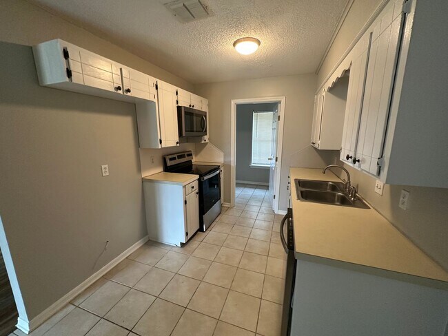 Foto del edificio - 3 Bed; 2.5 Bath Bossier Home
