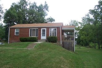 Building Photo - 122 Parkwood Ln