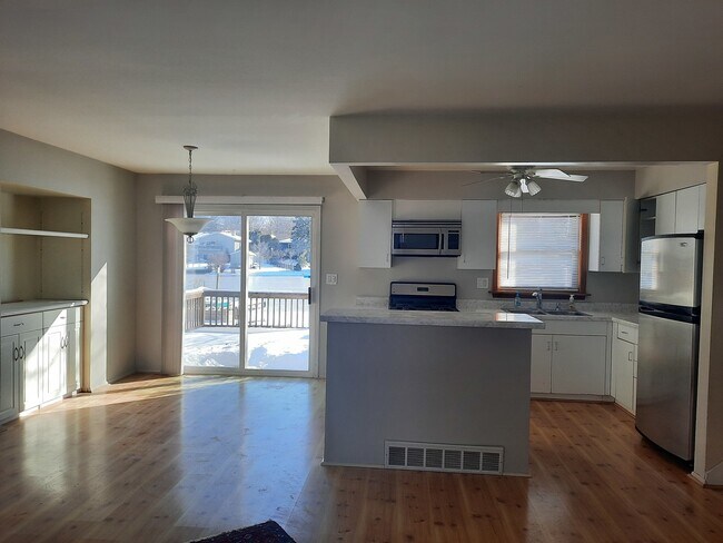 Building Photo - 376 Northgate Rd