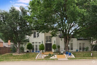 Building Photo - 3700 Watercrest Dr