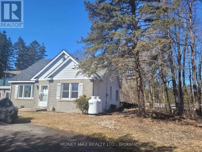 Building Photo - 2952 Prince of Wales Dr