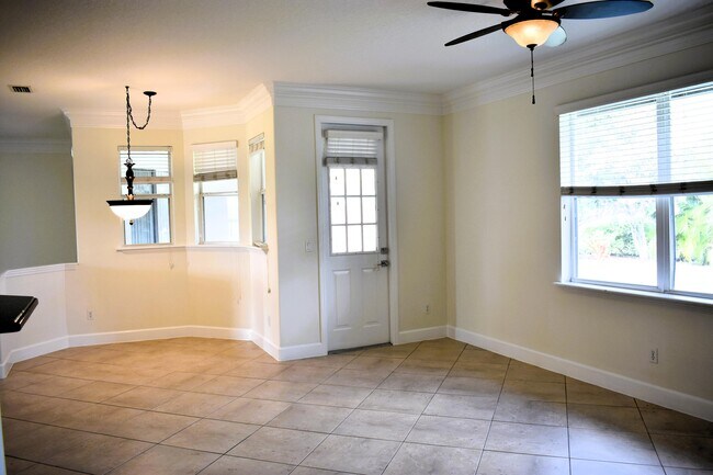 Foto del edificio - 2749 SW Backton Ave