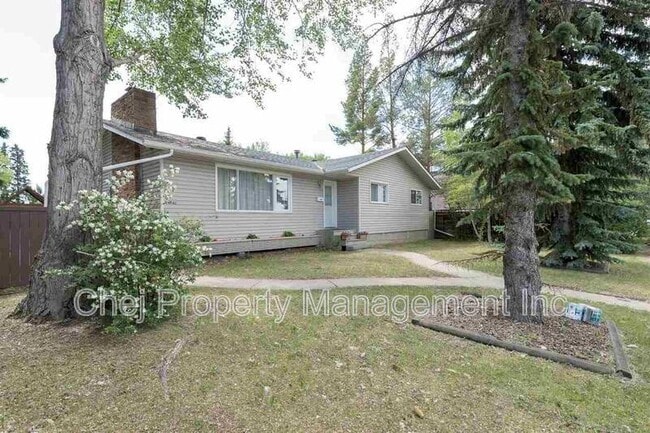 Photo du bâtiment - 14723-14787 87 Ave NW