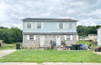 Building Photo - 1420 Kingswood Way