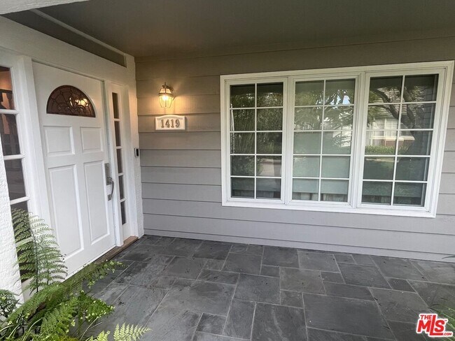 Foto del edificio - 1419 Avenida de Cortez