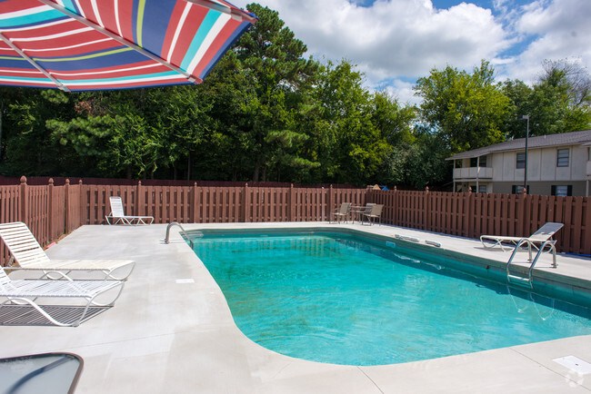 Piscina - Madison Station Apartment Homes