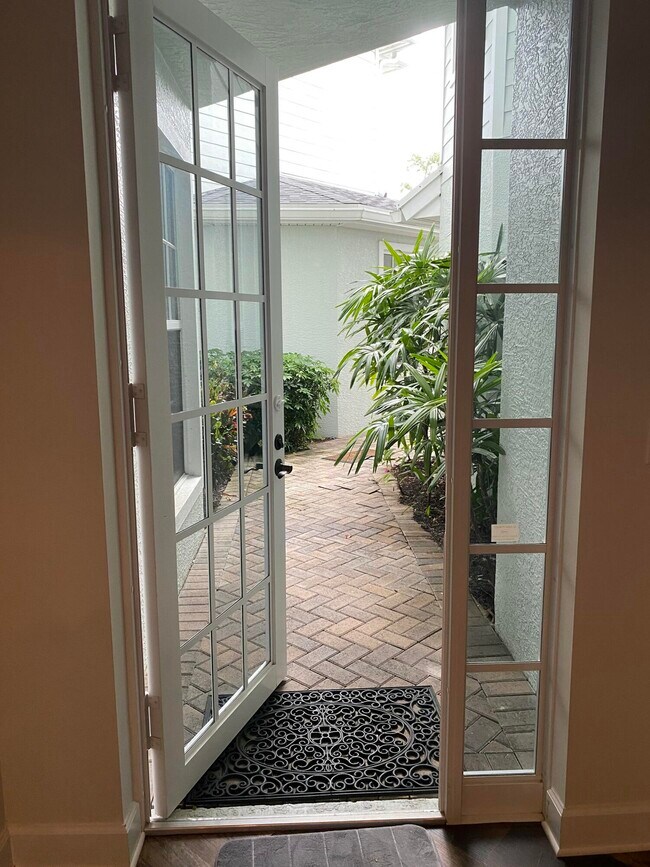 Foto del edificio - 2320 Water Oaks Ln