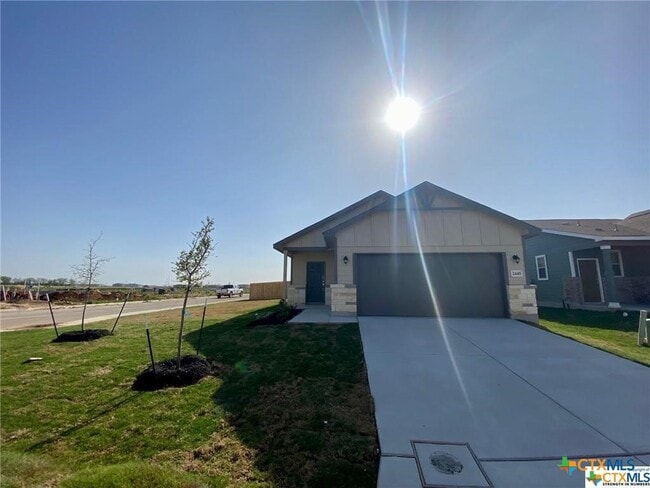 Building Photo - 2445 Ayers Dr