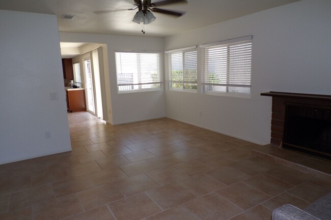 Foto del edificio - 2 BR 2 BA Condo in Loma Linda. Walk to the...