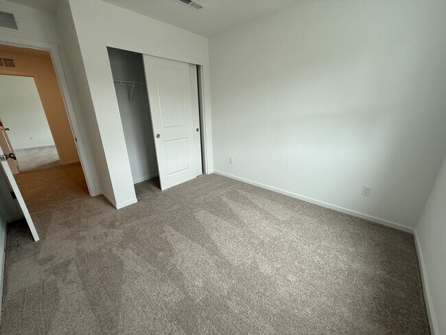 Foto del edificio - Brand New 3 Bedroom Home in Reserve in the Pines – Modern Living in a Prime Location