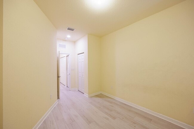 Building Photo - 5636 NW 58th Ln