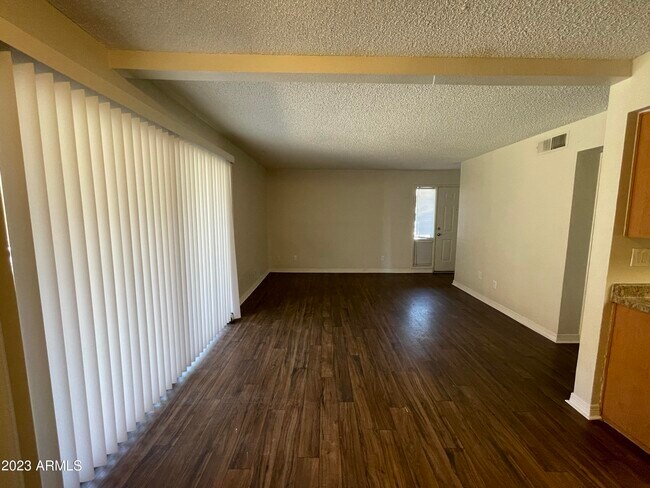 Building Photo - 3810 N Maryvale Pkwy