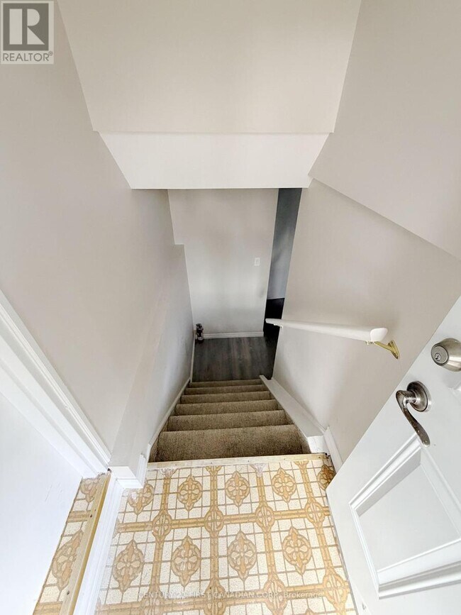 Photo du bâtiment - 711 Algoma Ave