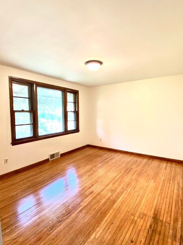 1015 Eggert Rd Unit 1, Buffalo, NY 14226 Apartments in Buffalo, NY