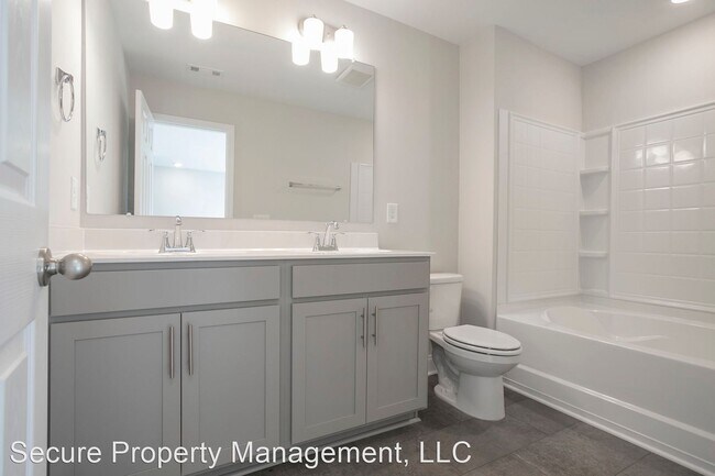 3 br, 2.5 bath House - 726 Hahn Ct photo'