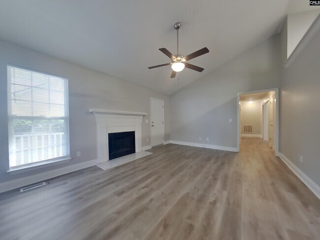 Foto del edificio - 1003 Cambridge Oaks Dr