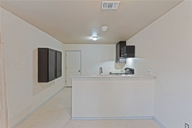 Foto del edificio - 3630 Stinson St