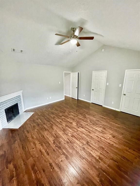 Foto del edificio - 7700 Creekbend Dr
